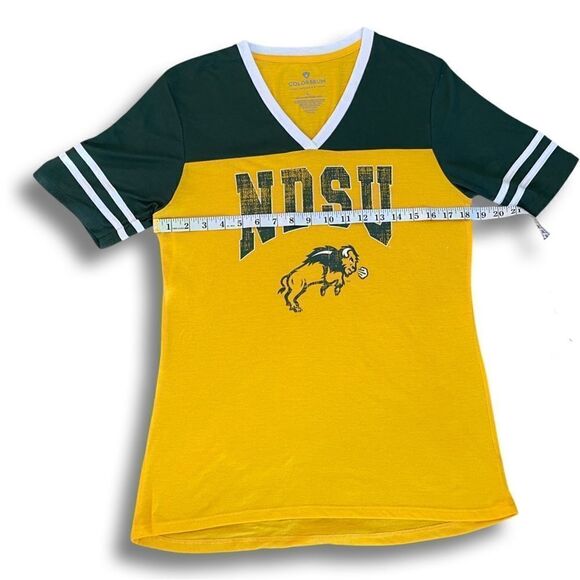 Colosseum North Dakota State Bison V-Neck T-Shirt Forest Green Large - Picture 5 of 6